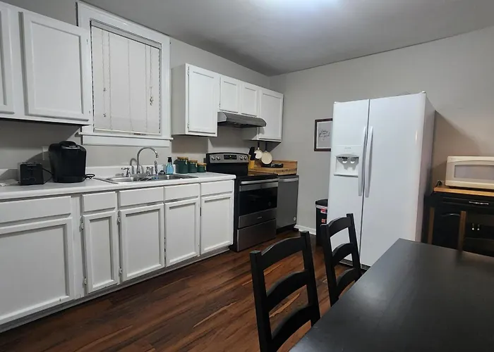 Two Bedroom Cottage Near Nashville-Downtown