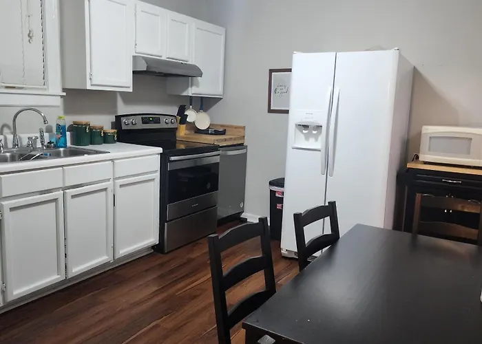Two Bedroom Cottage Near Nashville-Downtown
